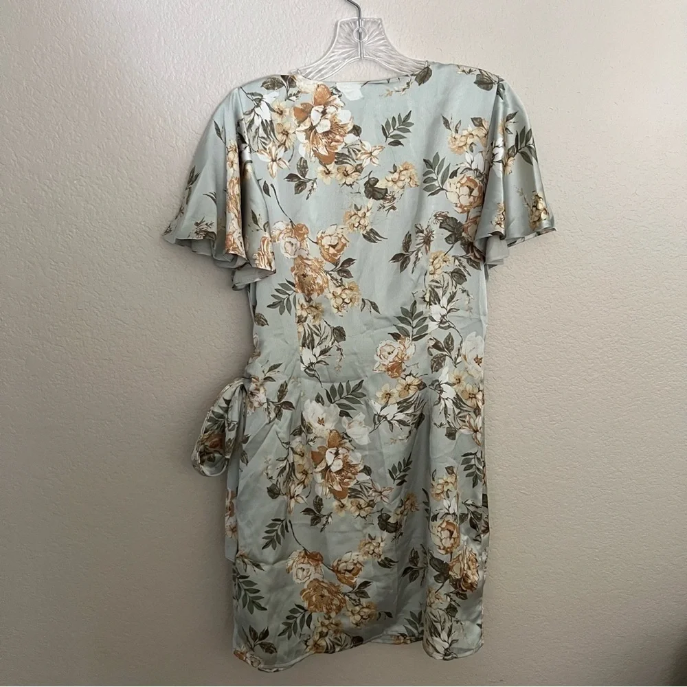 Dress Forum Satin Floral Tulip Wrap Dress‎ Size: S